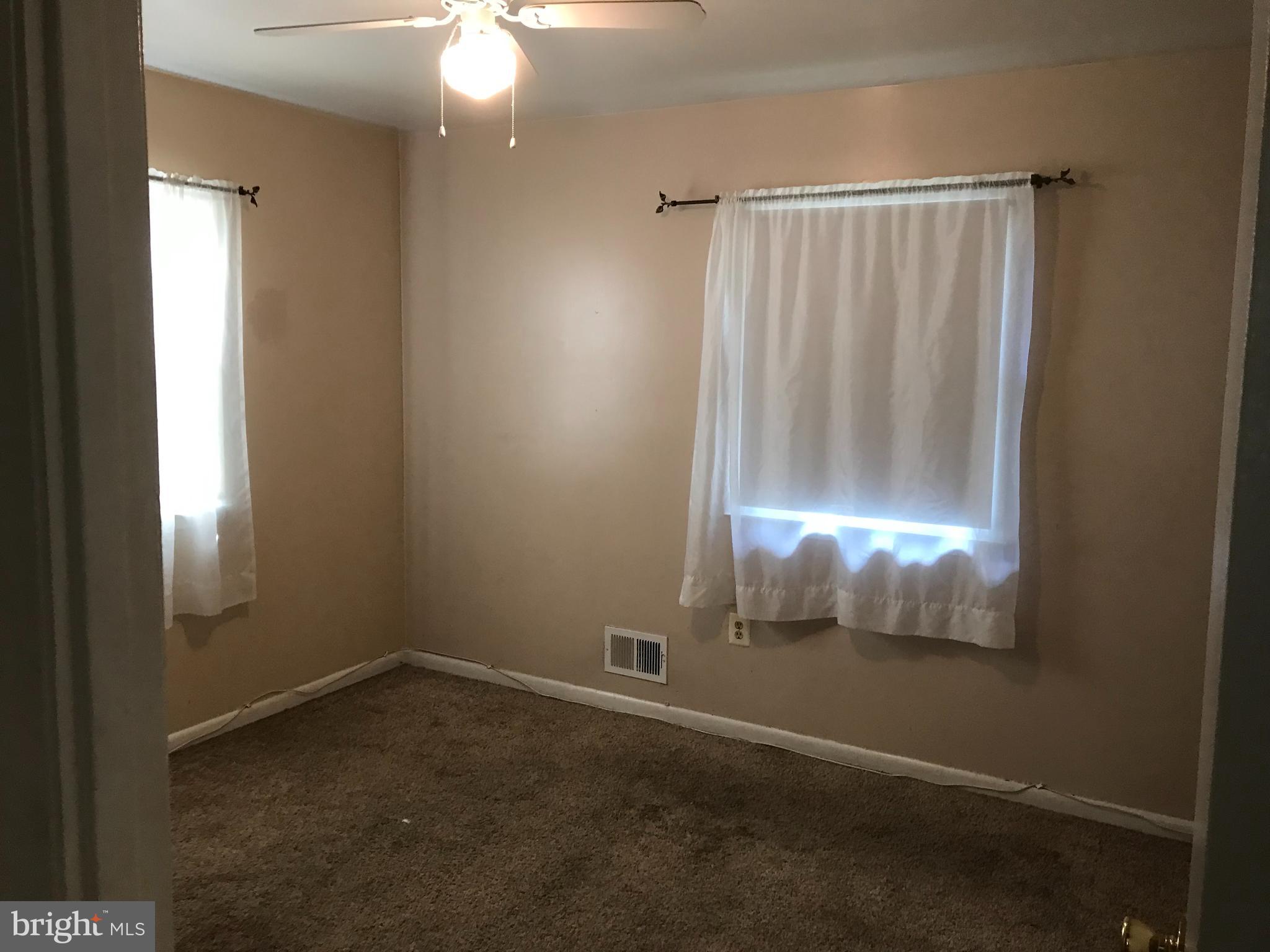 LYNNALAN ACRES - Residential