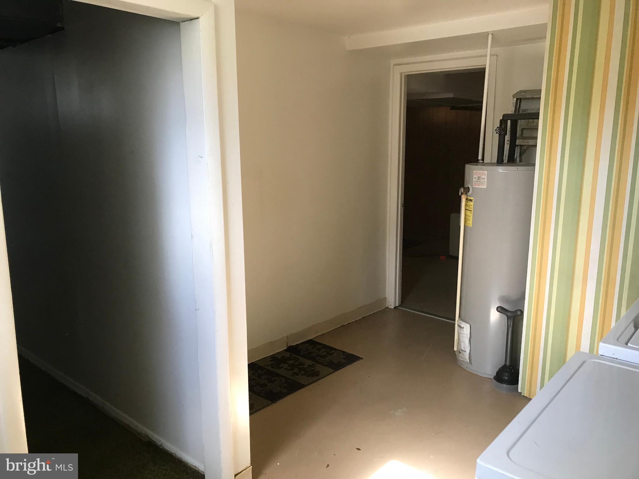 LYNNALAN ACRES - Residential