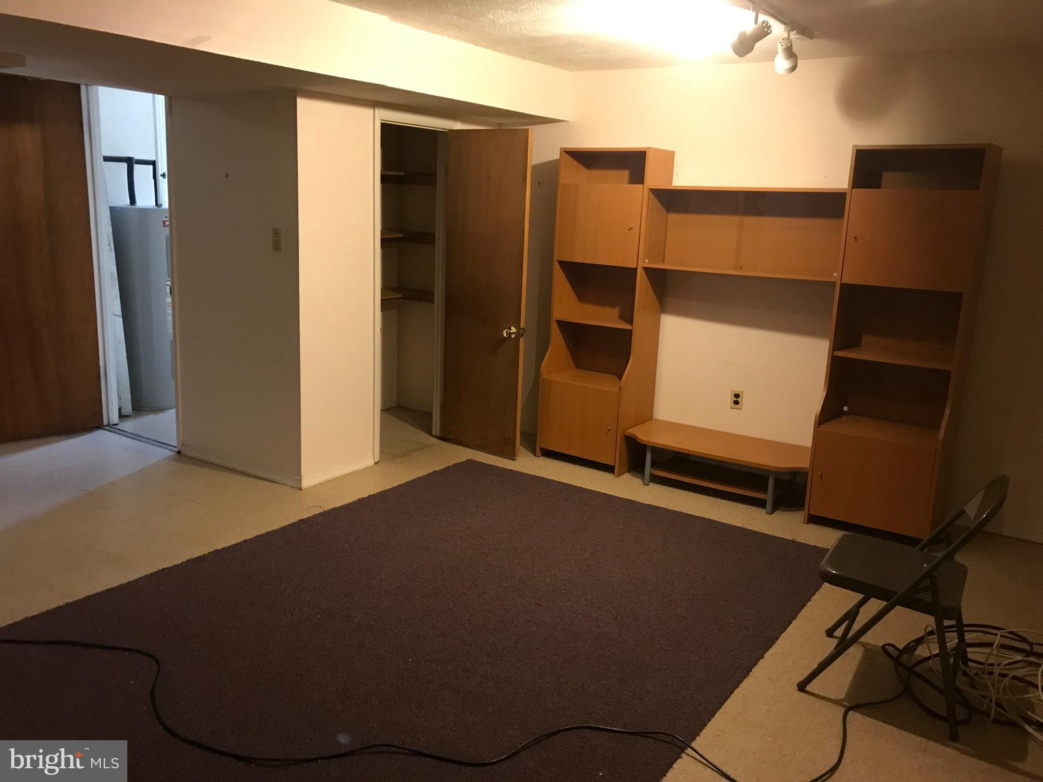 LYNNALAN ACRES - Residential