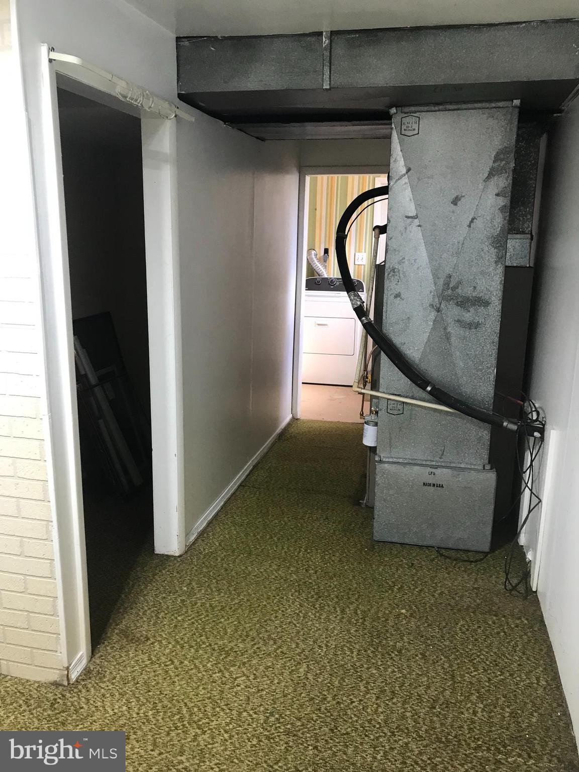 LYNNALAN ACRES - Residential