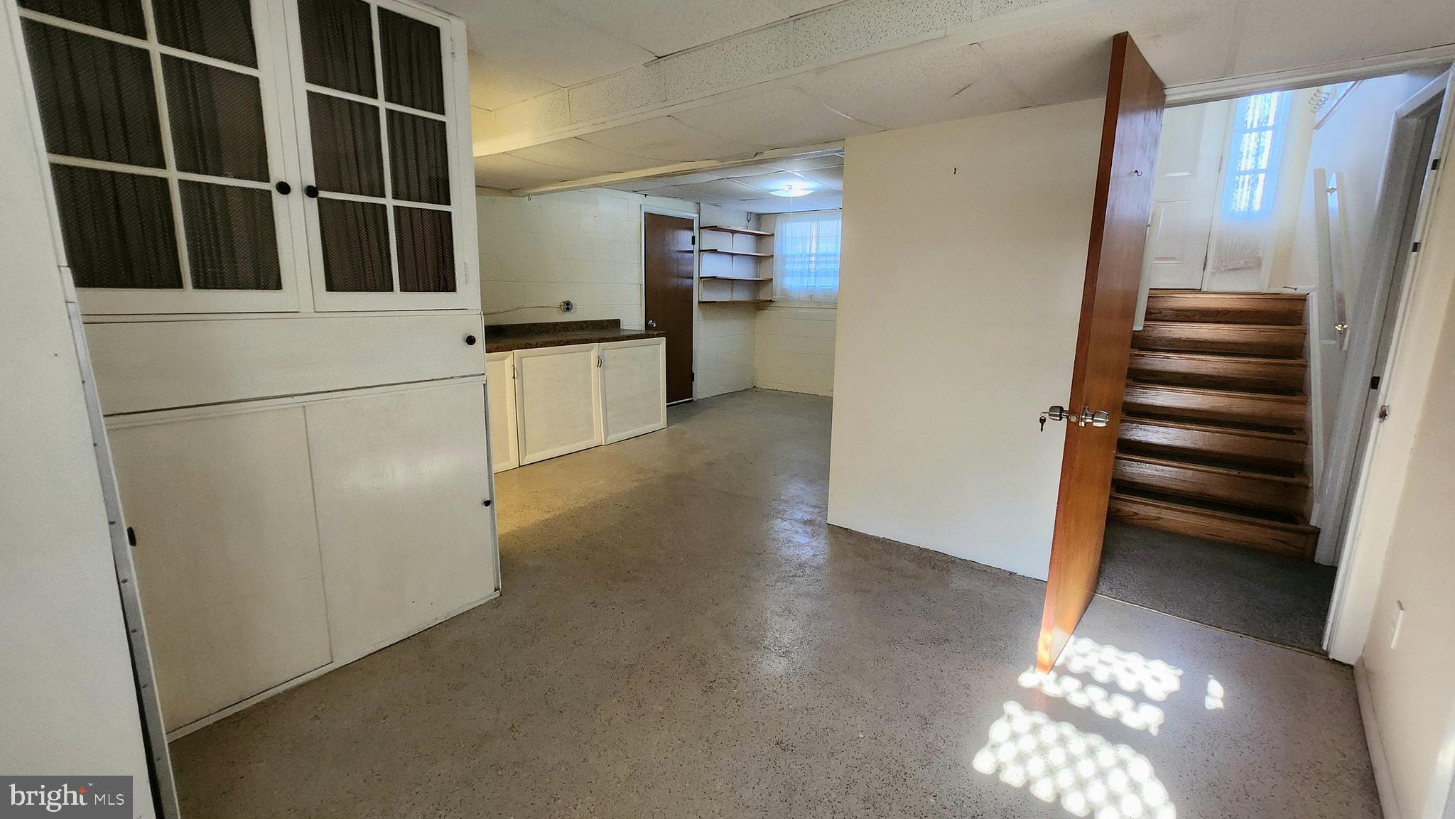 COLONIAL ACRES - Residential