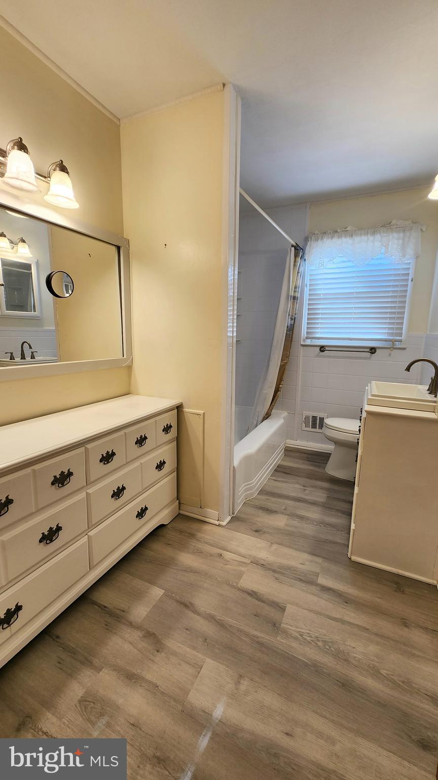 COLONIAL ACRES - Residential