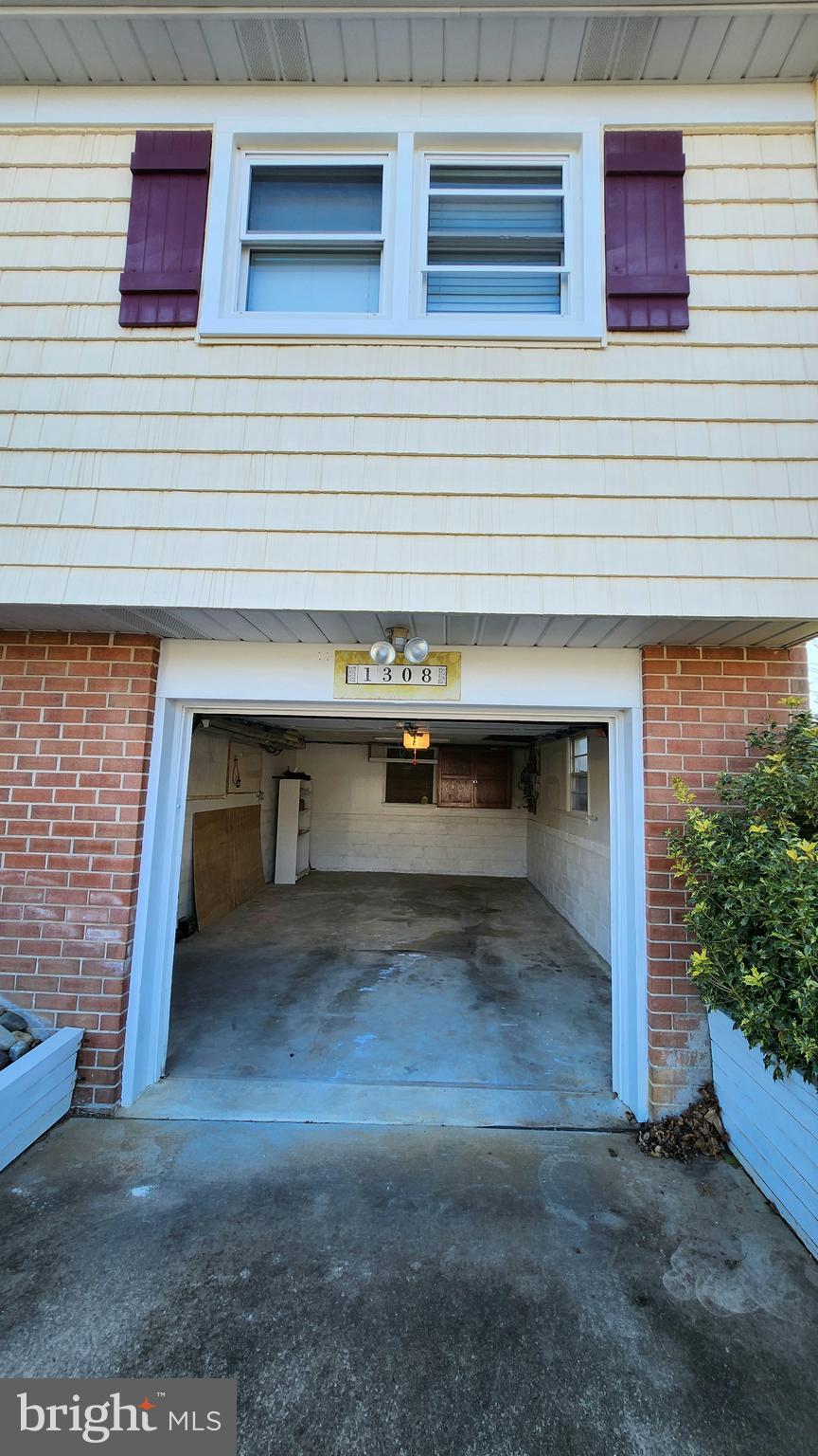 COLONIAL ACRES - Residential