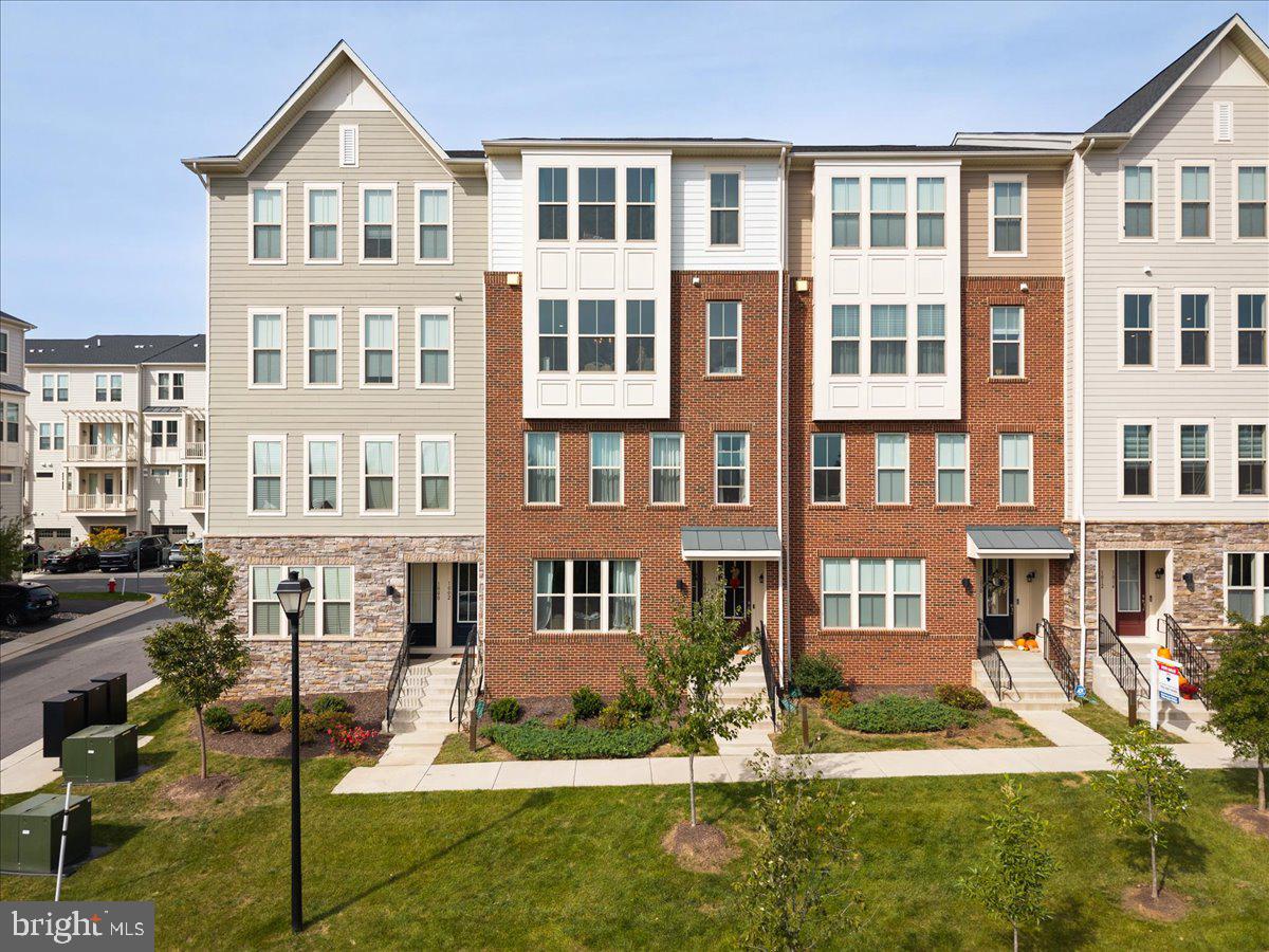 1006 GALENA TERRACE NE