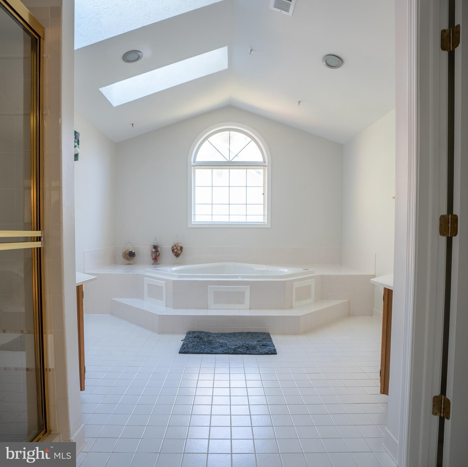 NORTHRIDGE - Residential