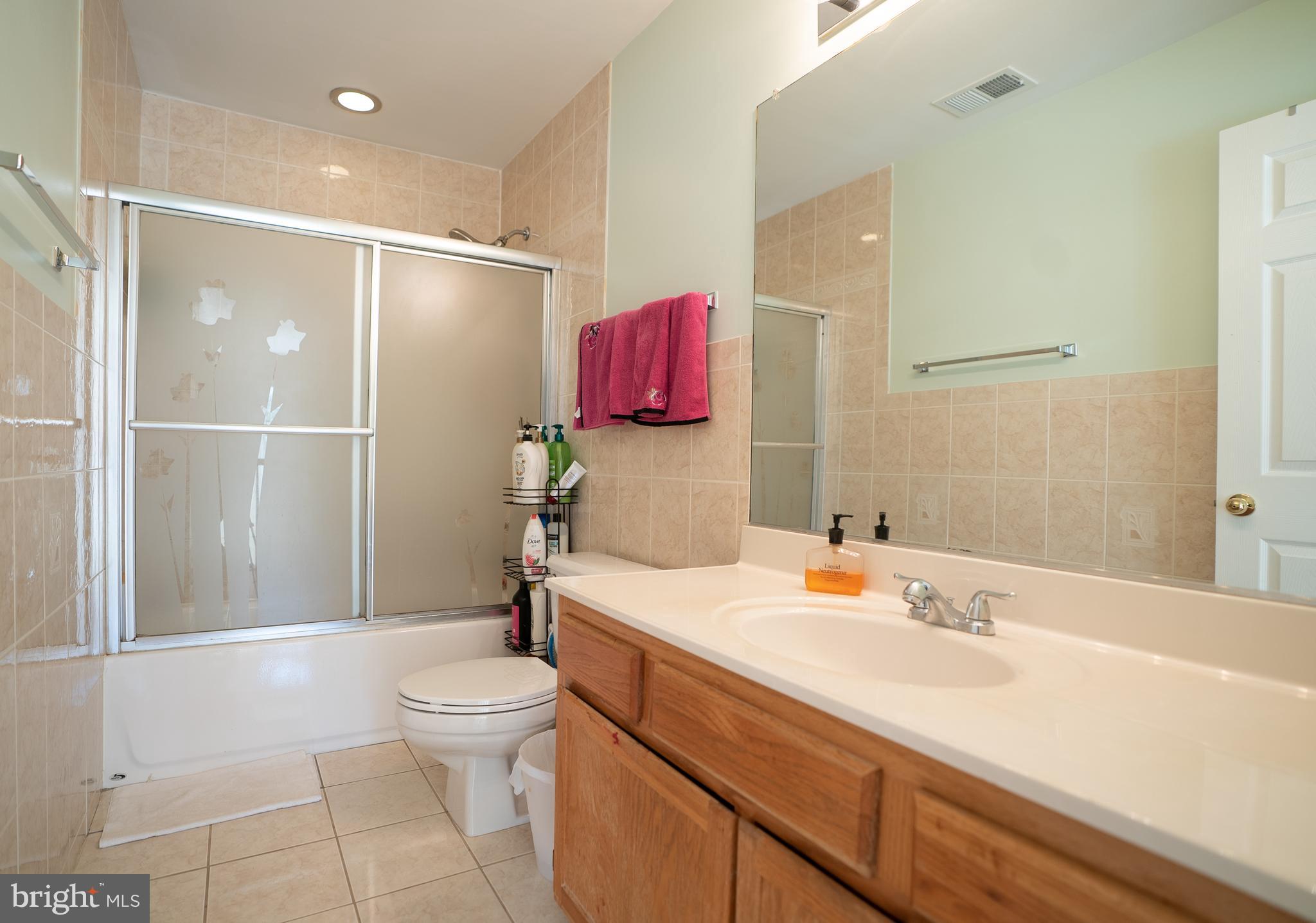 NORTHRIDGE - Residential