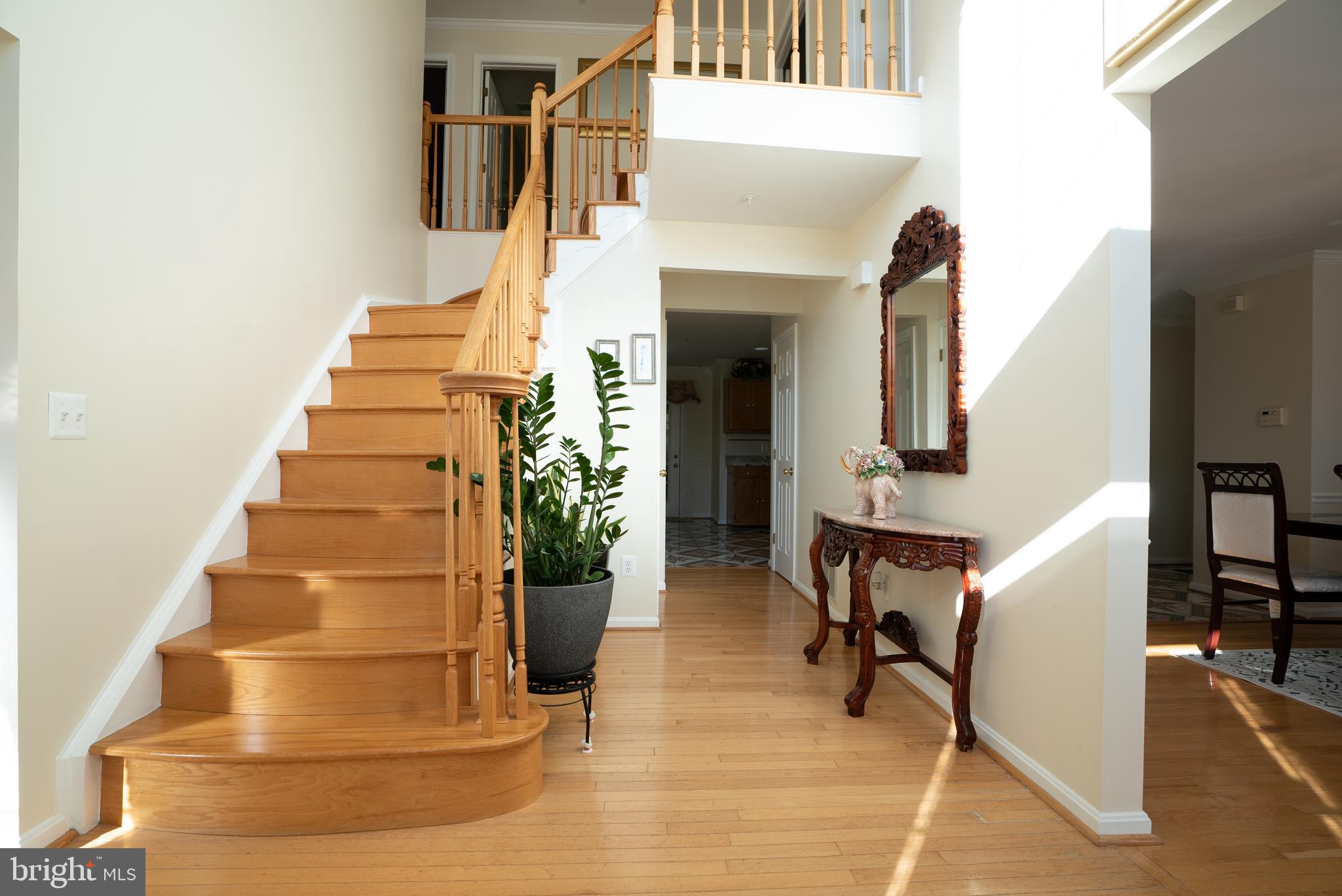 NORTHRIDGE - Residential