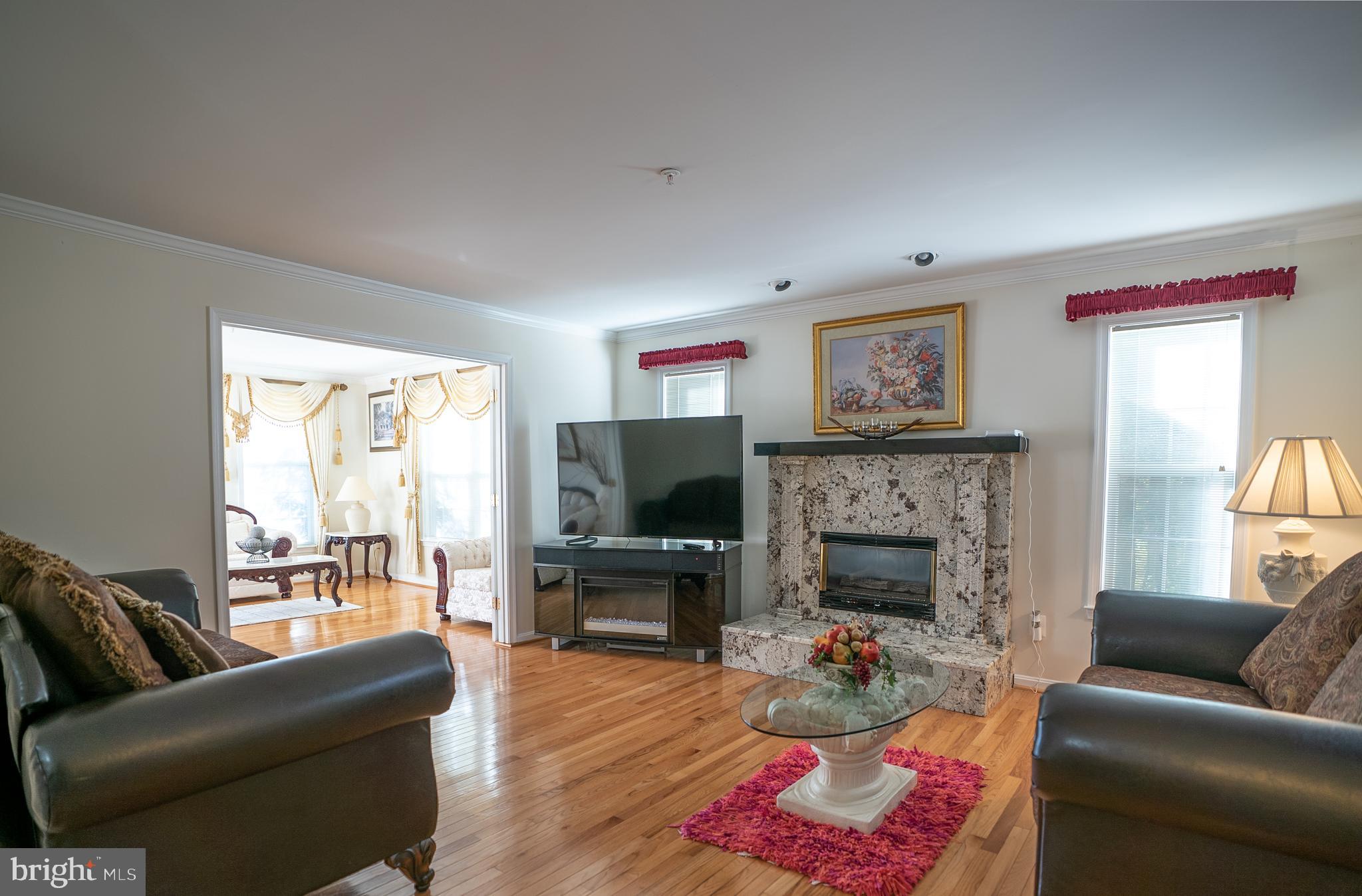 NORTHRIDGE - Residential