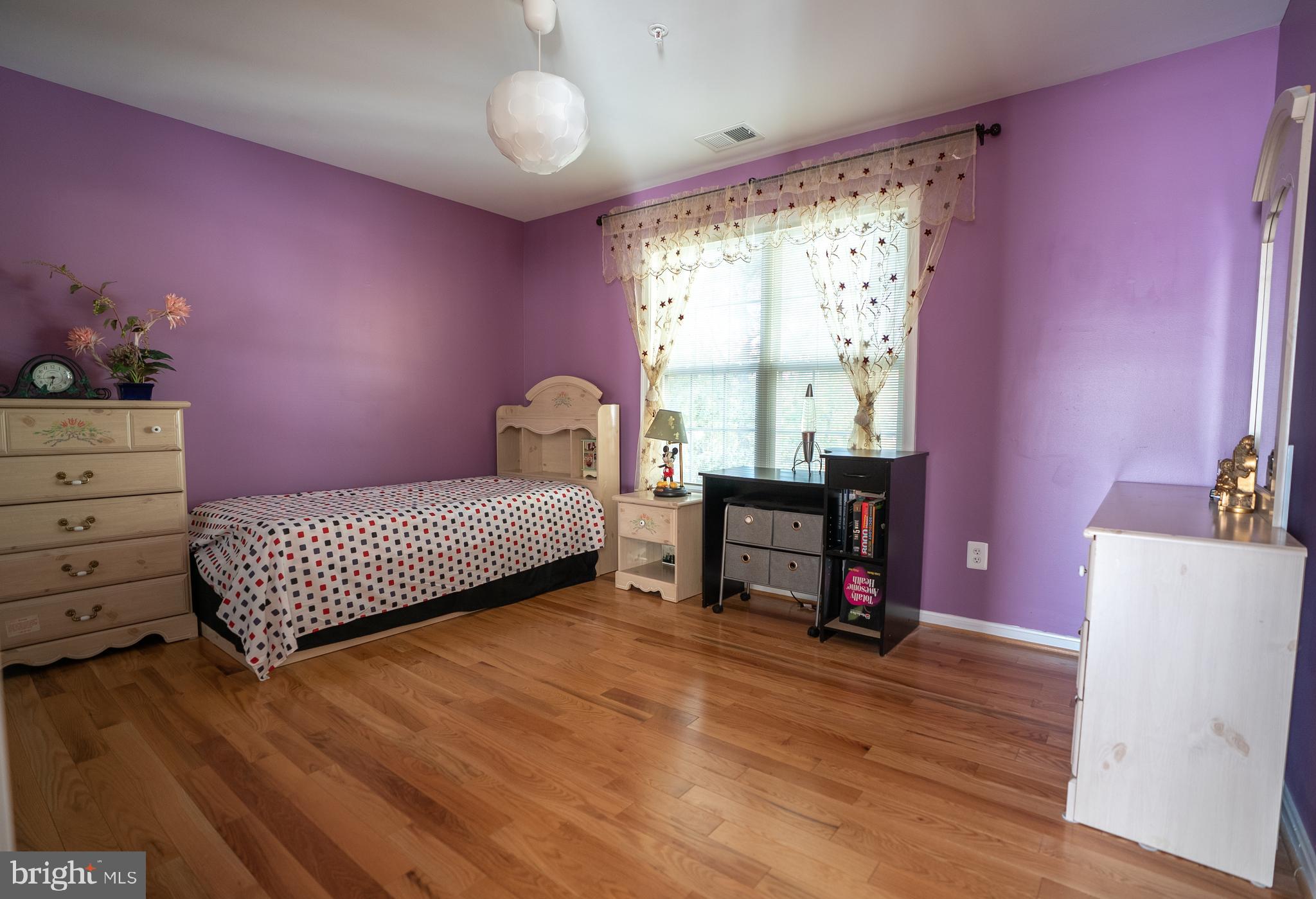 NORTHRIDGE - Residential