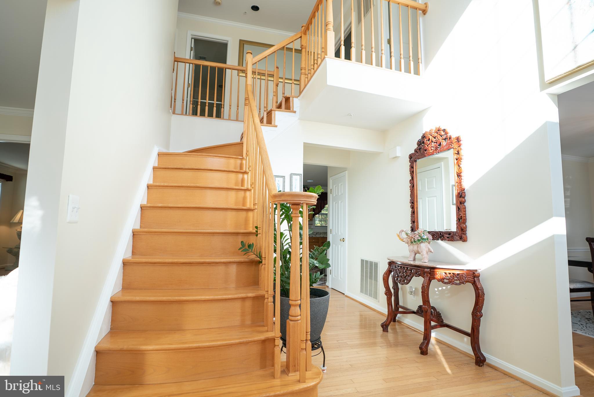 NORTHRIDGE - Residential