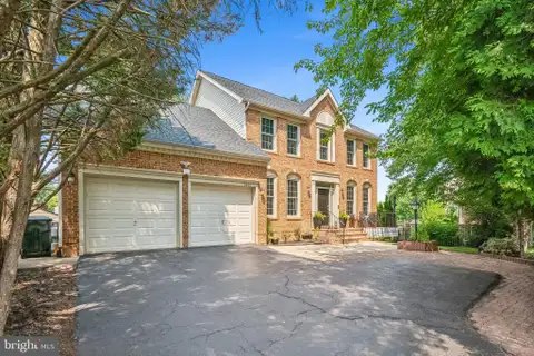 6450 Summerton Court, Springfield, VA MLS: VAFX2330196