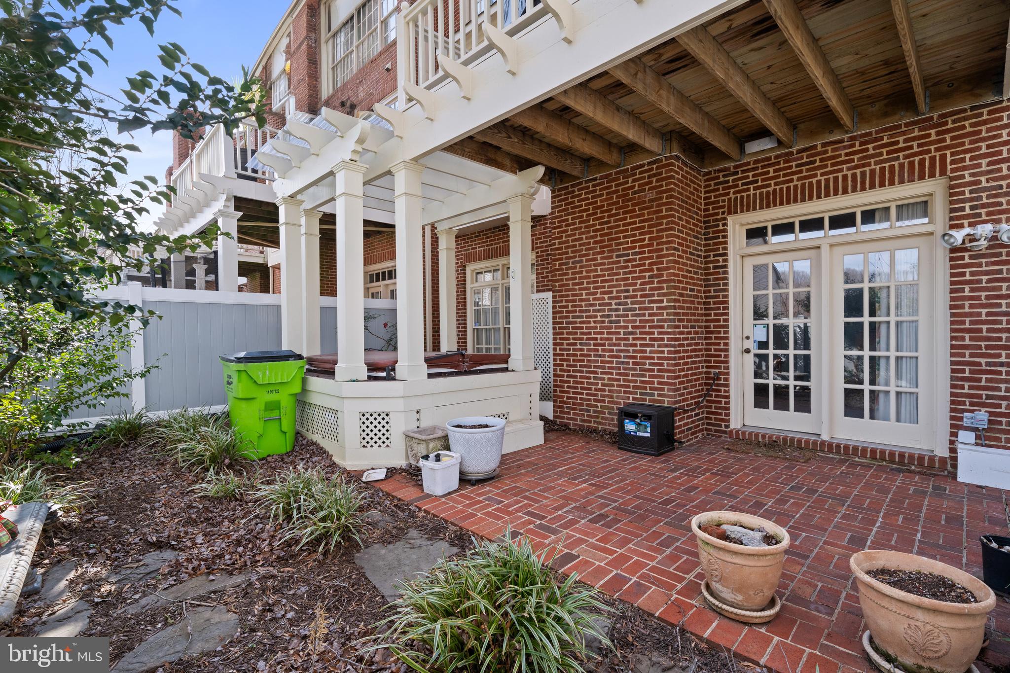 MAINS AT ANNANDALE - Residential