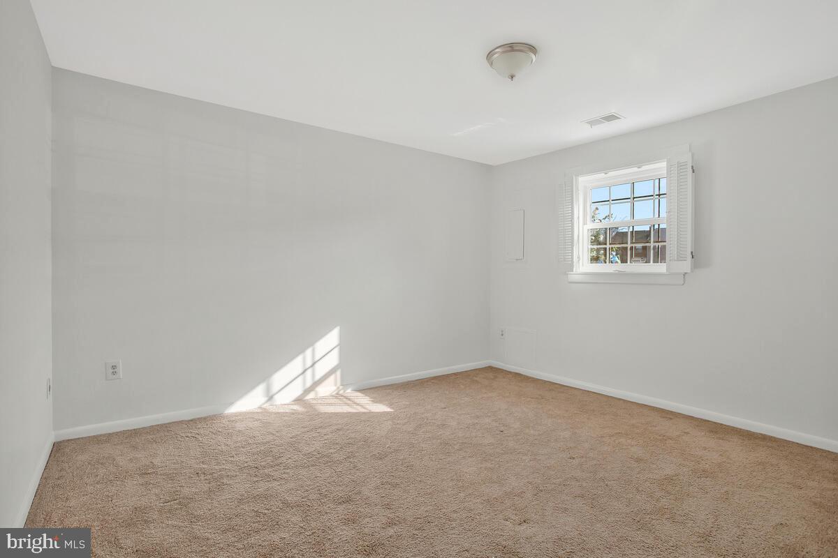 CHARING CROSS - Residential Lease