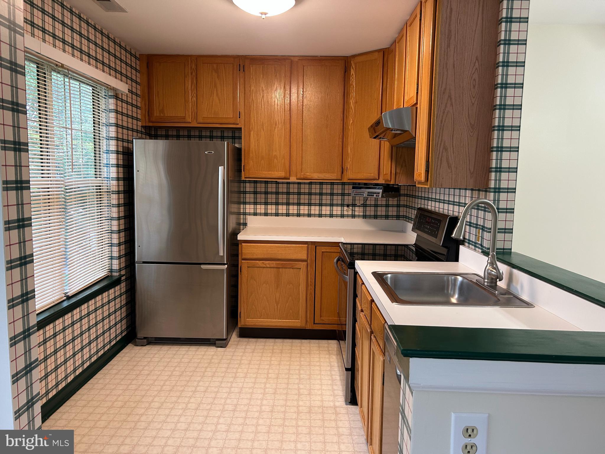 2302 FOXMEADOW CIRCLE CONDO 2302