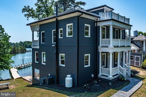 253 GOLF COURSE DRIVE WEEMS VA 22576