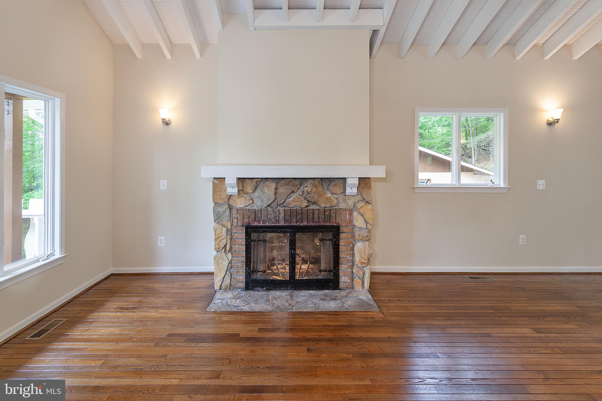 BULL RUN MOUNTAIN ESTATE - Residential