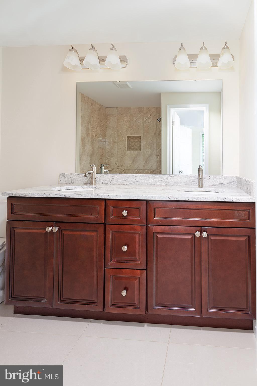 BULL RUN MOUNTAIN ESTATE - Residential