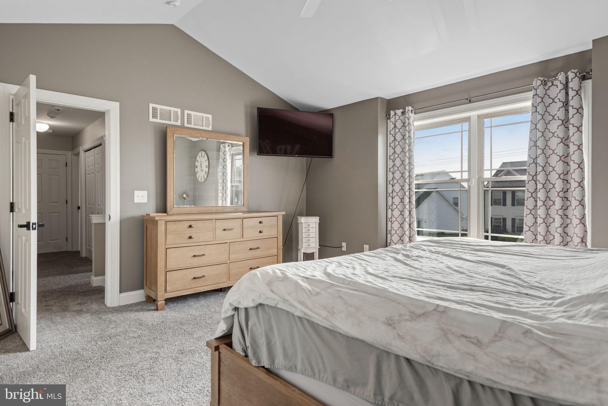 STONEGATE COMMONS - Residential