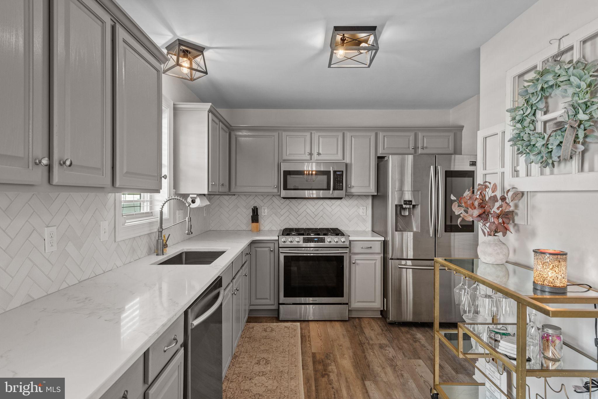 STONEGATE COMMONS - Residential