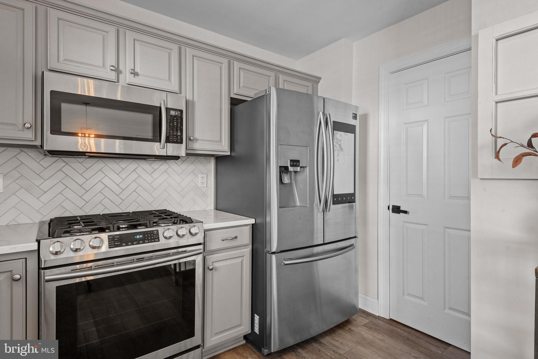 STONEGATE COMMONS - Residential