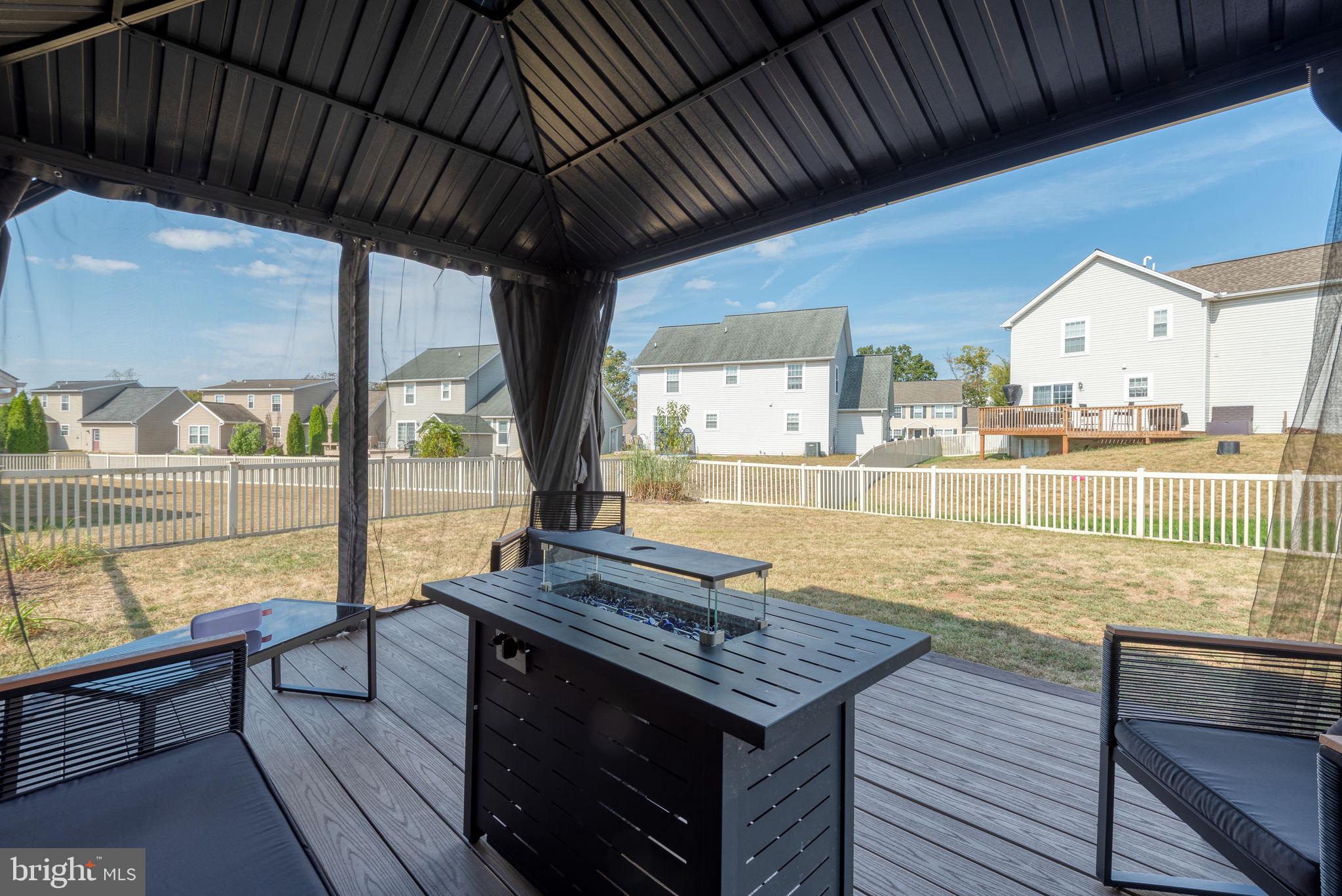 STONEGATE COMMONS - Residential