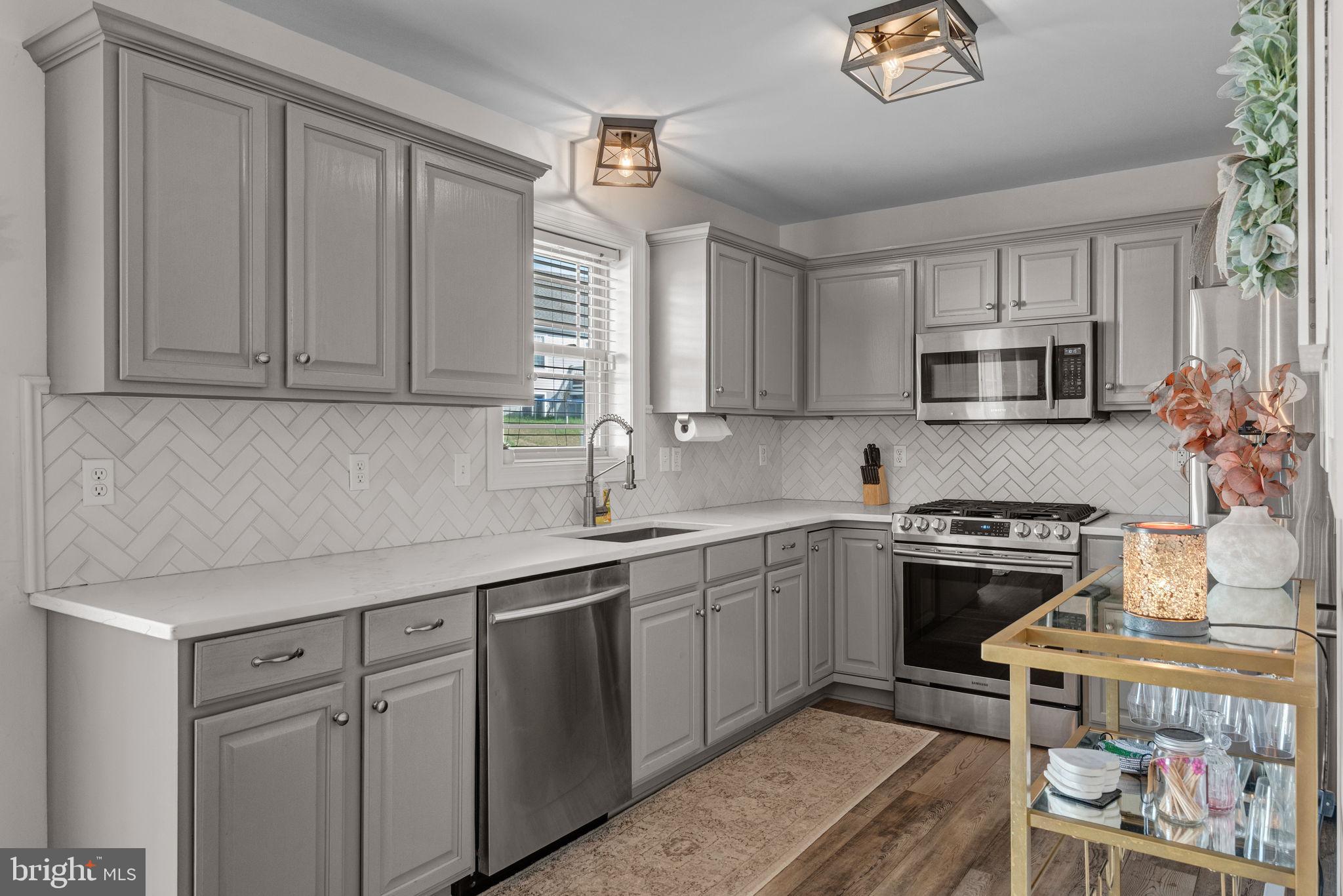 STONEGATE COMMONS - Residential