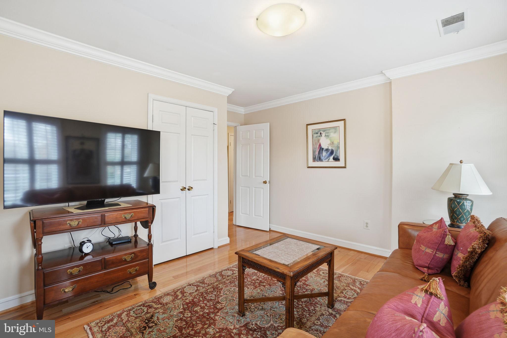 ARLINGTON RIDGE - Residential