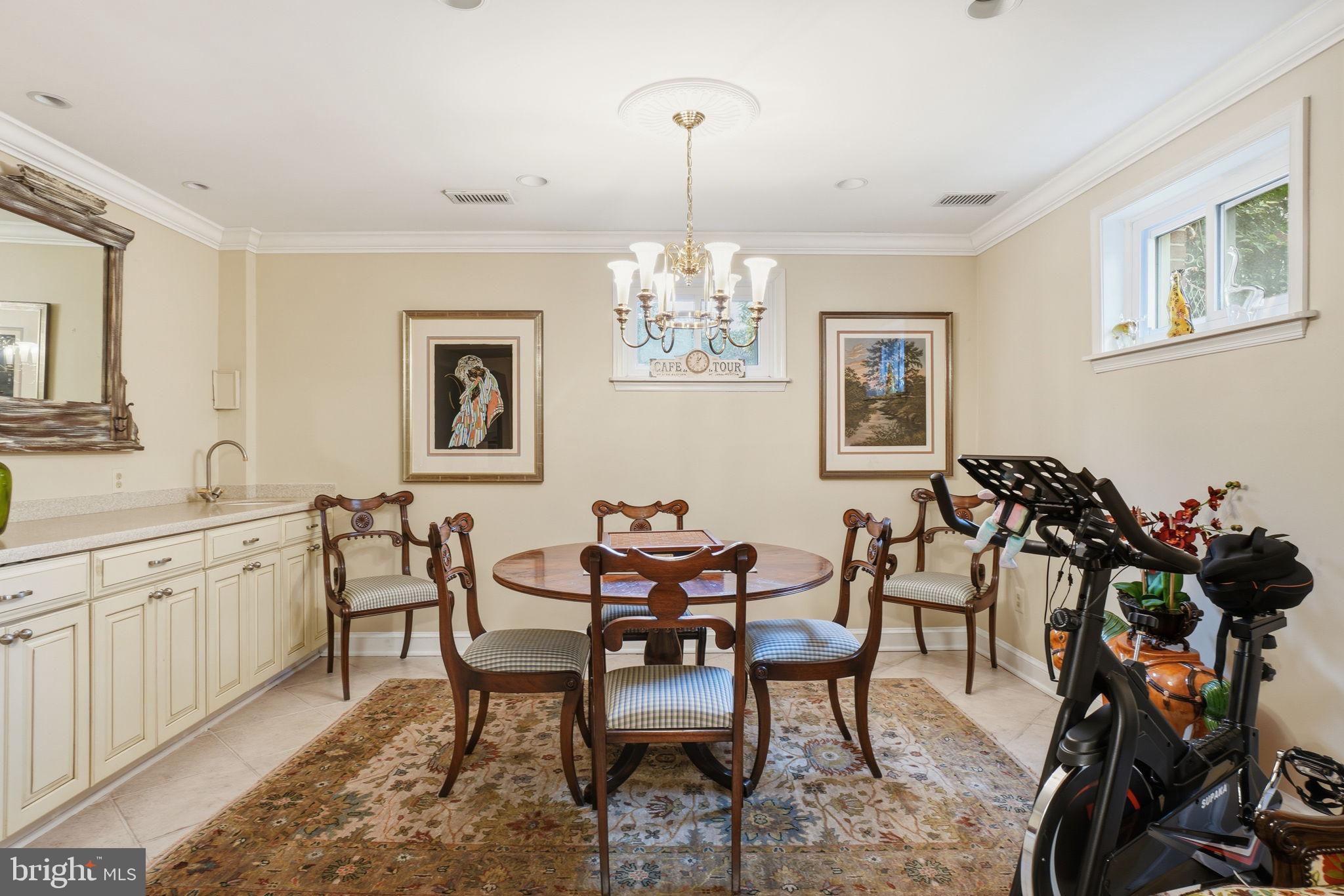 ARLINGTON RIDGE - Residential