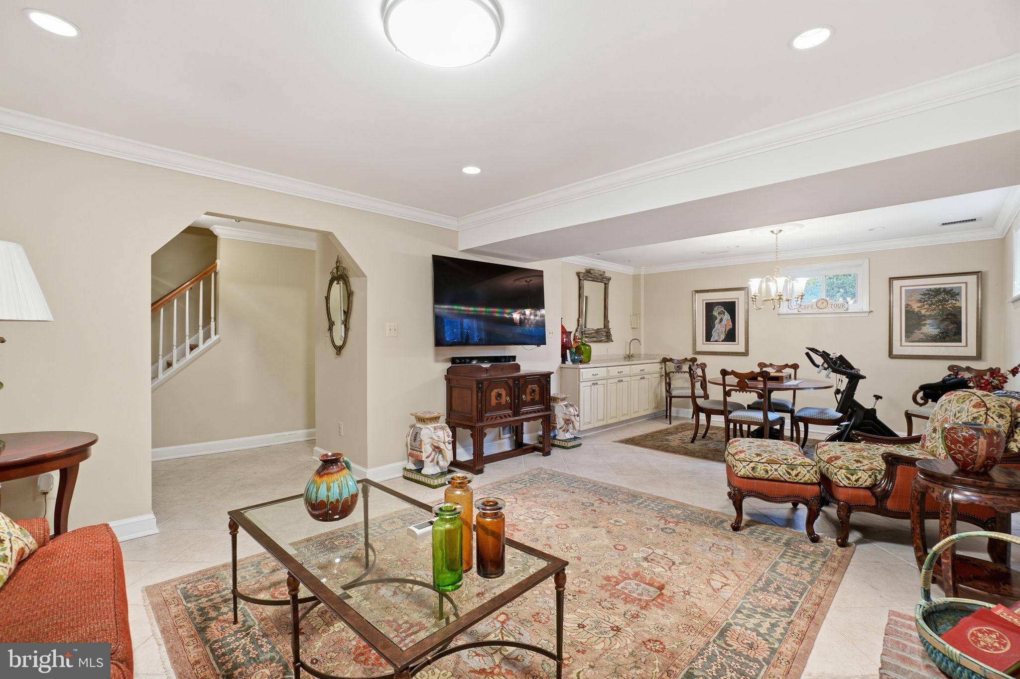 ARLINGTON RIDGE - Residential