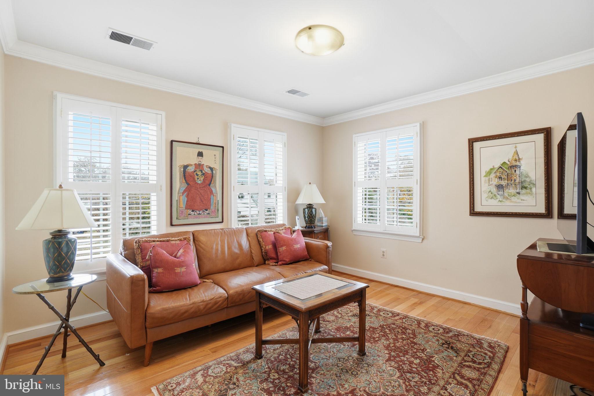 ARLINGTON RIDGE - Residential