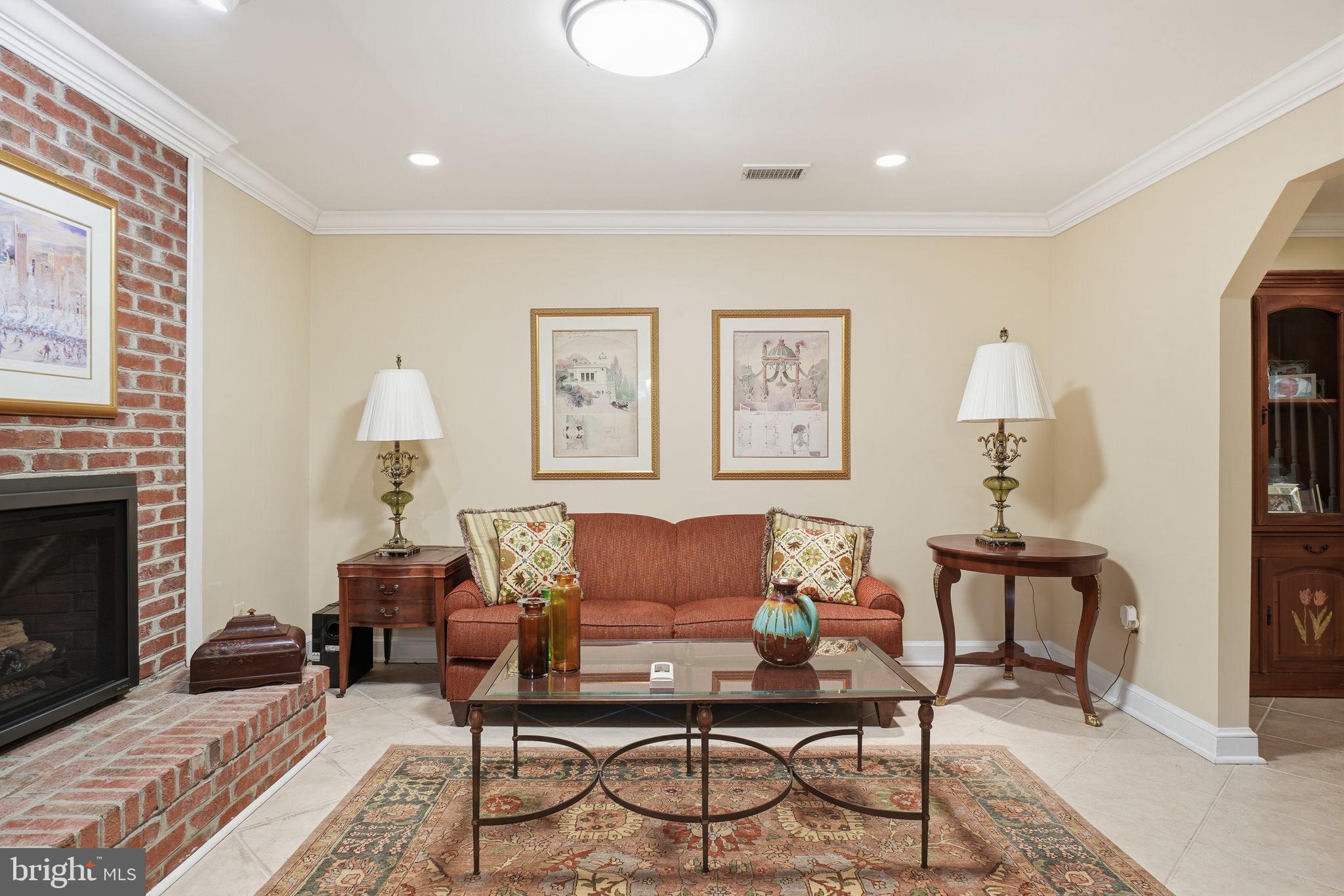 ARLINGTON RIDGE - Residential