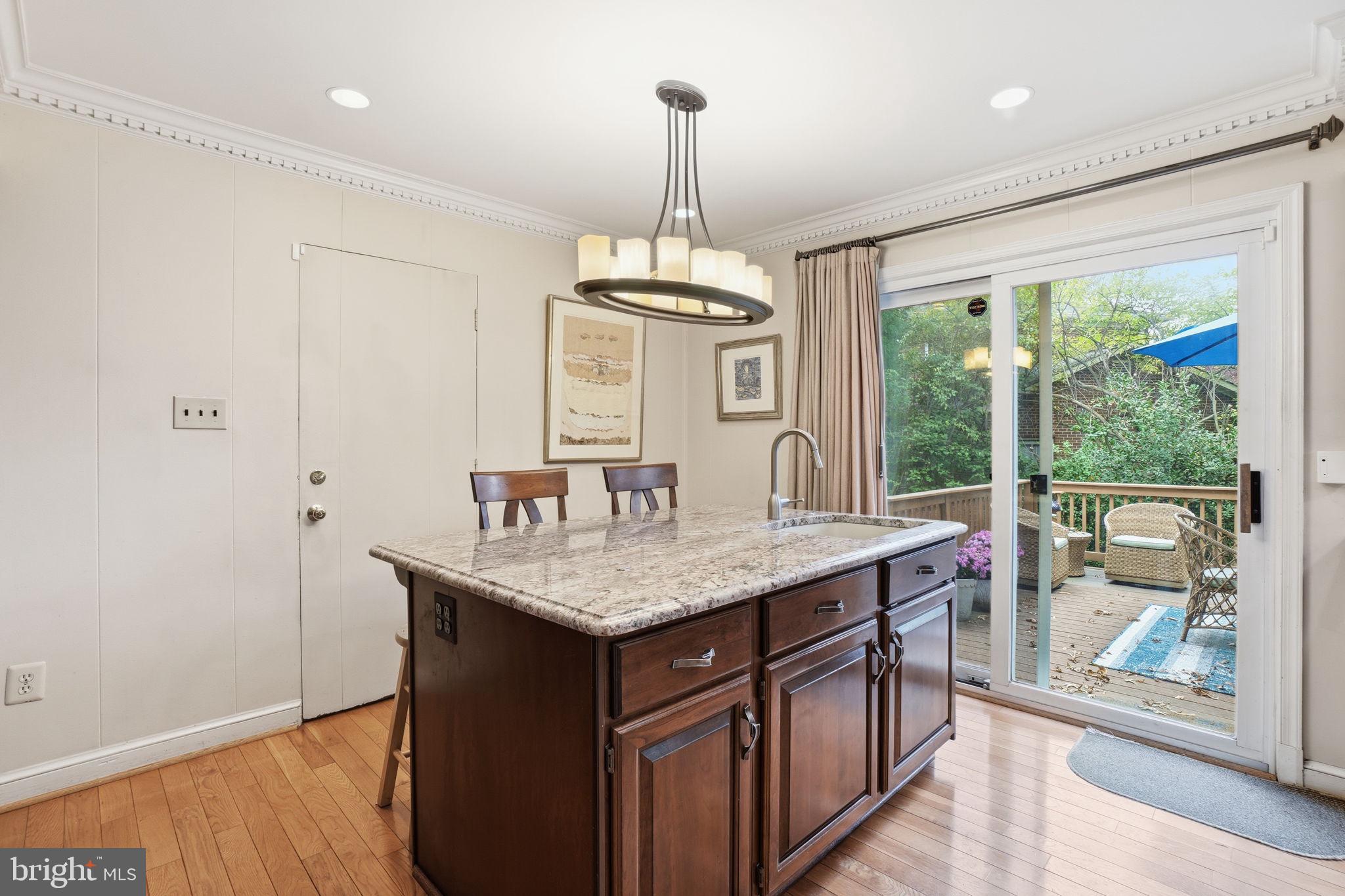 ARLINGTON RIDGE - Residential