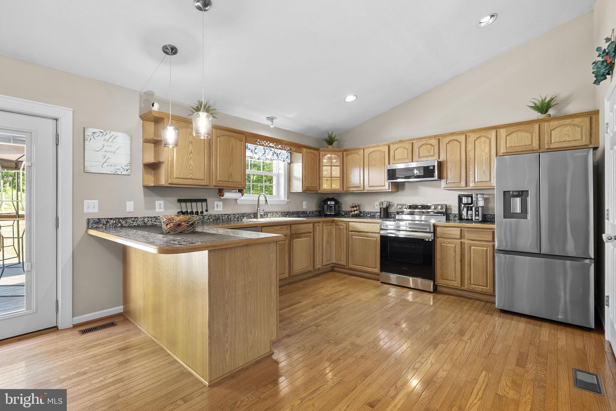6975 ORCHARD VIEW LANE
