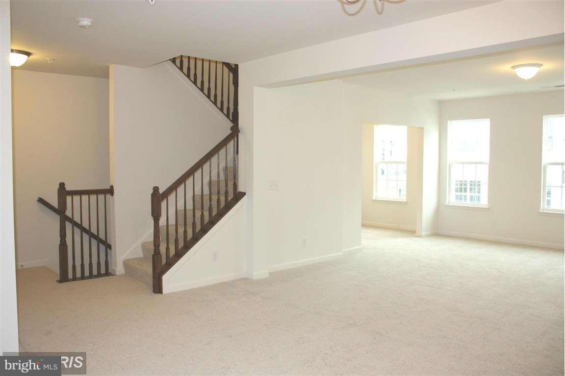 RESIDENCES AT CHERRY HILL - Residential Lease