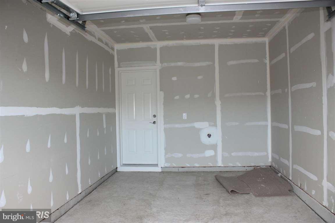 RESIDENCES AT CHERRY HILL - Residential Lease