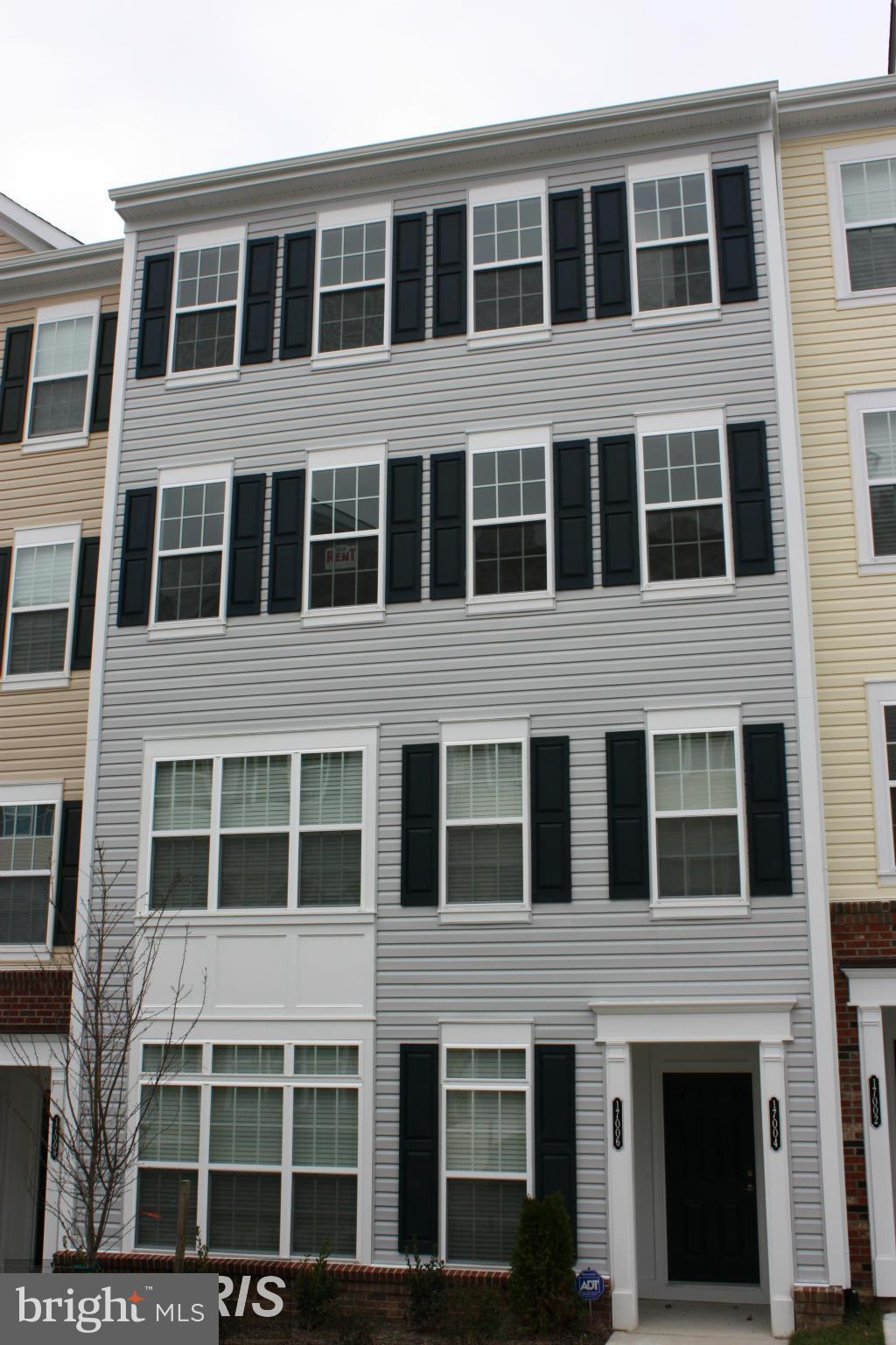 RESIDENCES AT CHERRY HILL - Residential Lease