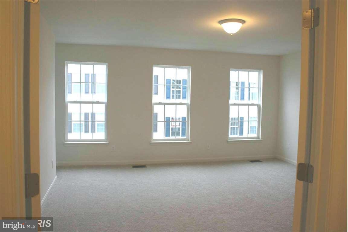 RESIDENCES AT CHERRY HILL - Residential Lease