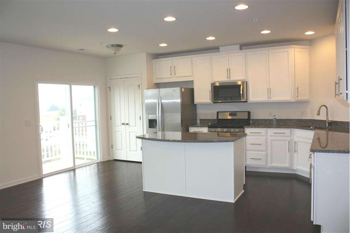 RESIDENCES AT CHERRY HILL - Residential Lease