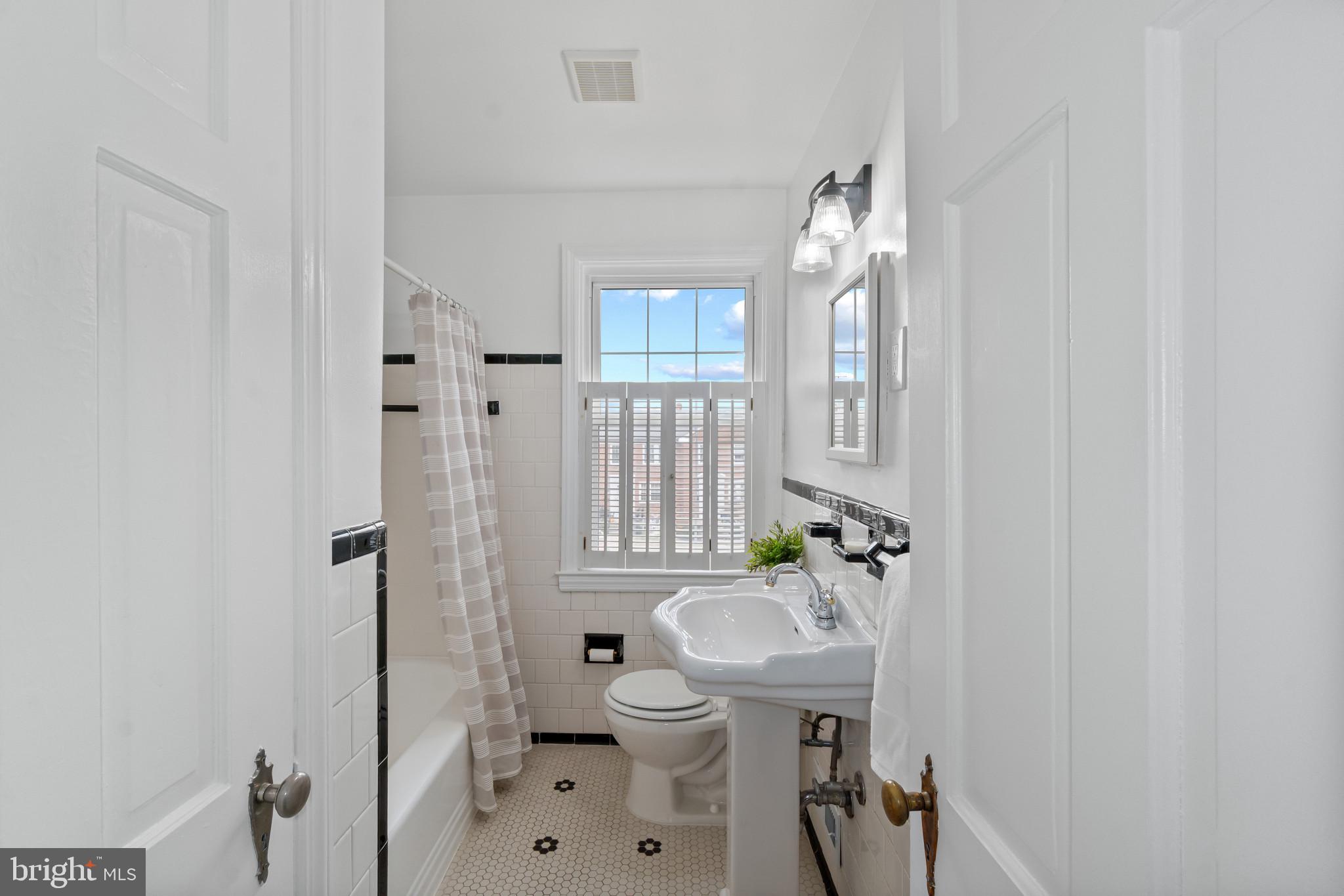 ACADEMY HEIGHTS - Residential