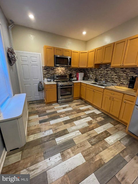 Townhouse For Sale - 120 N 53rd Street<br/> PHILADELPHIA, PA 19139
