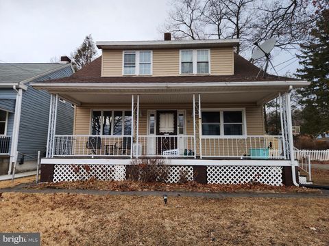 751 W PINE STREET FRACKVILLE PA 17931