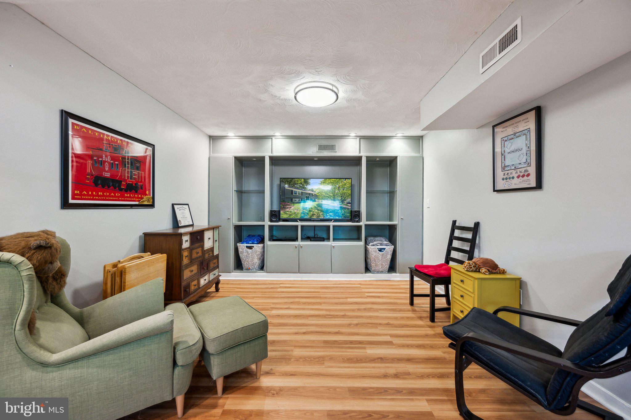 VILLAGE OF LONG REACH - Residential