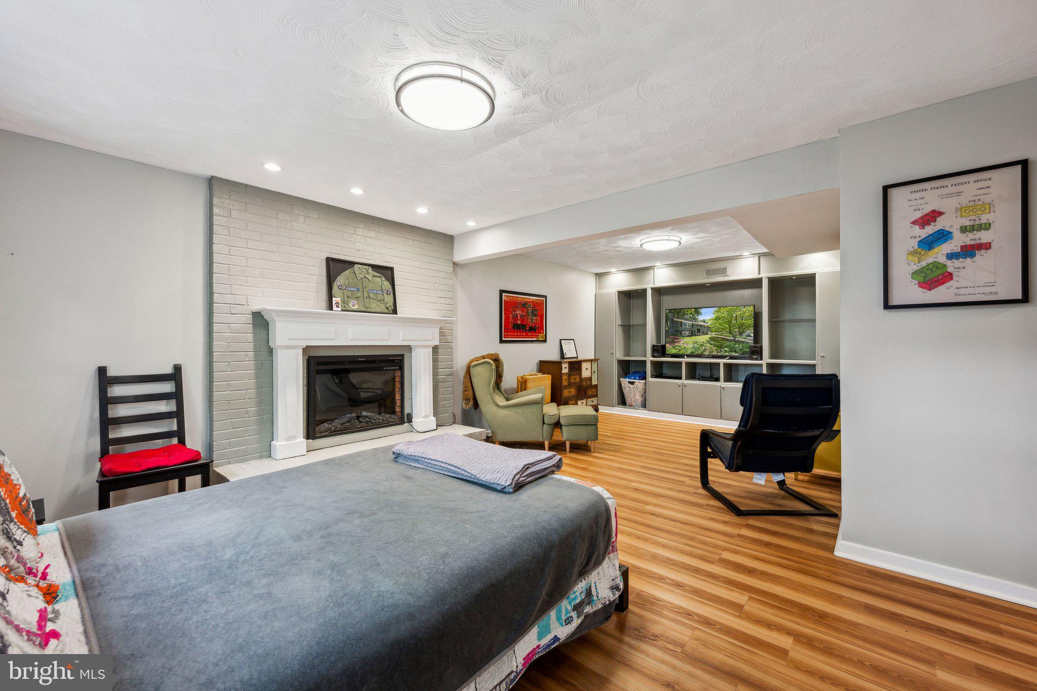 VILLAGE OF LONG REACH - Residential