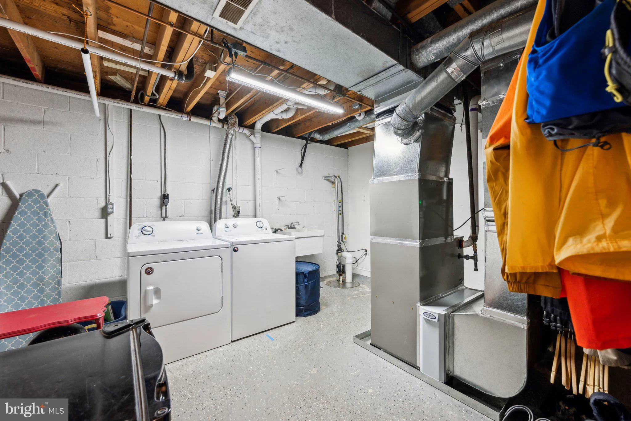 Columbia, Maryland 21045, United States, 4 Bedrooms Bedrooms, ,3 BathroomsBathrooms,Residential,Pending,123423