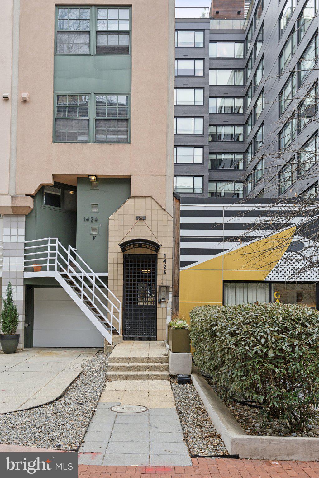 LOGAN CIRCLE - Residential