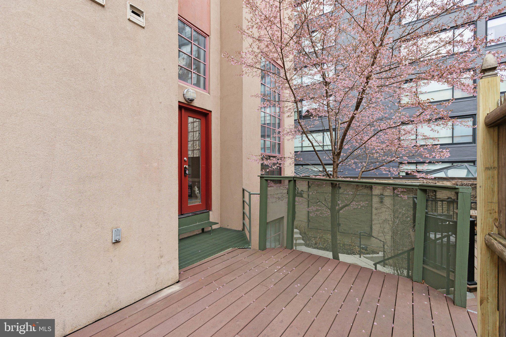 LOGAN CIRCLE - Residential