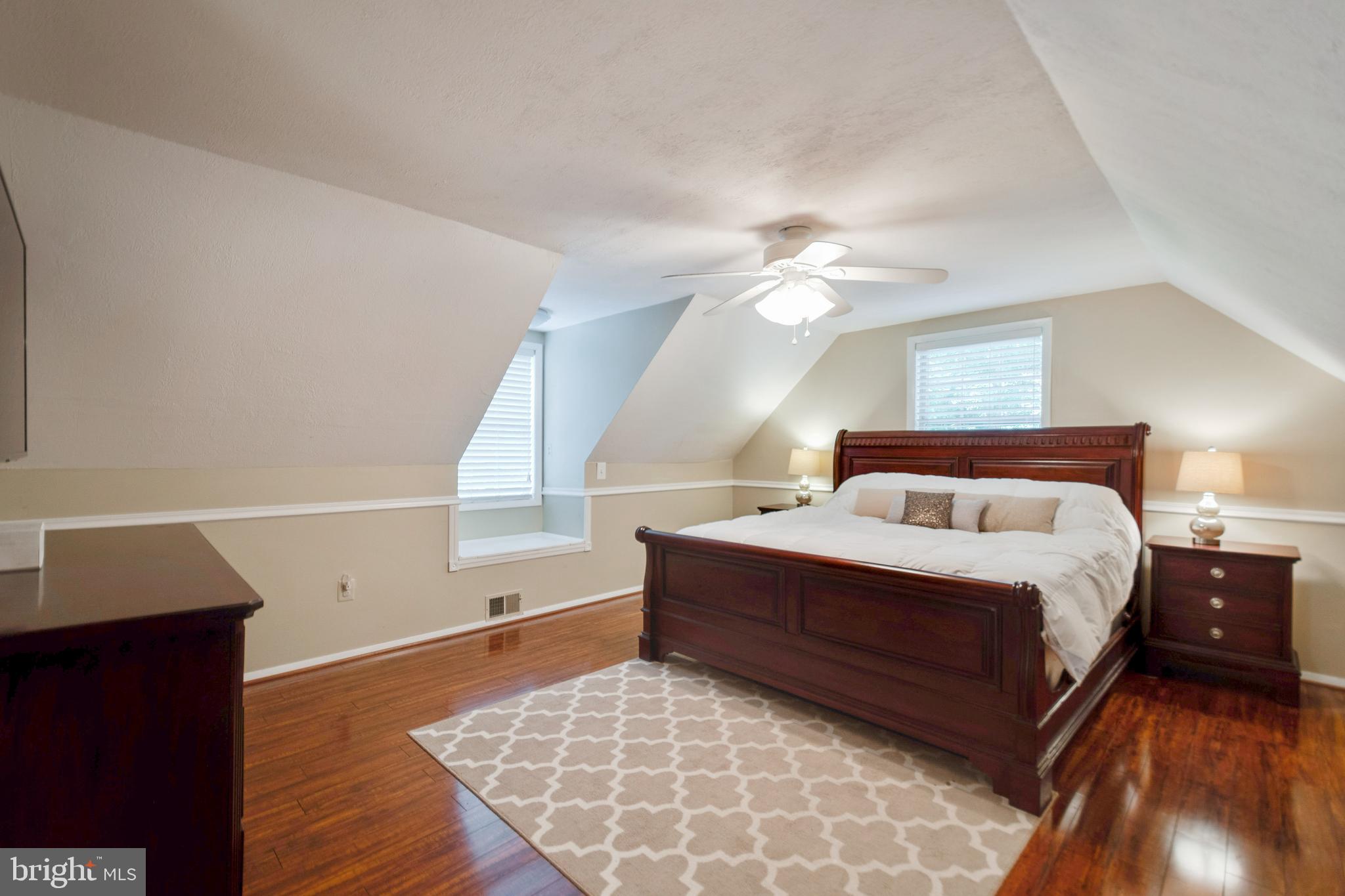 COUNTRY LAKES - Residential