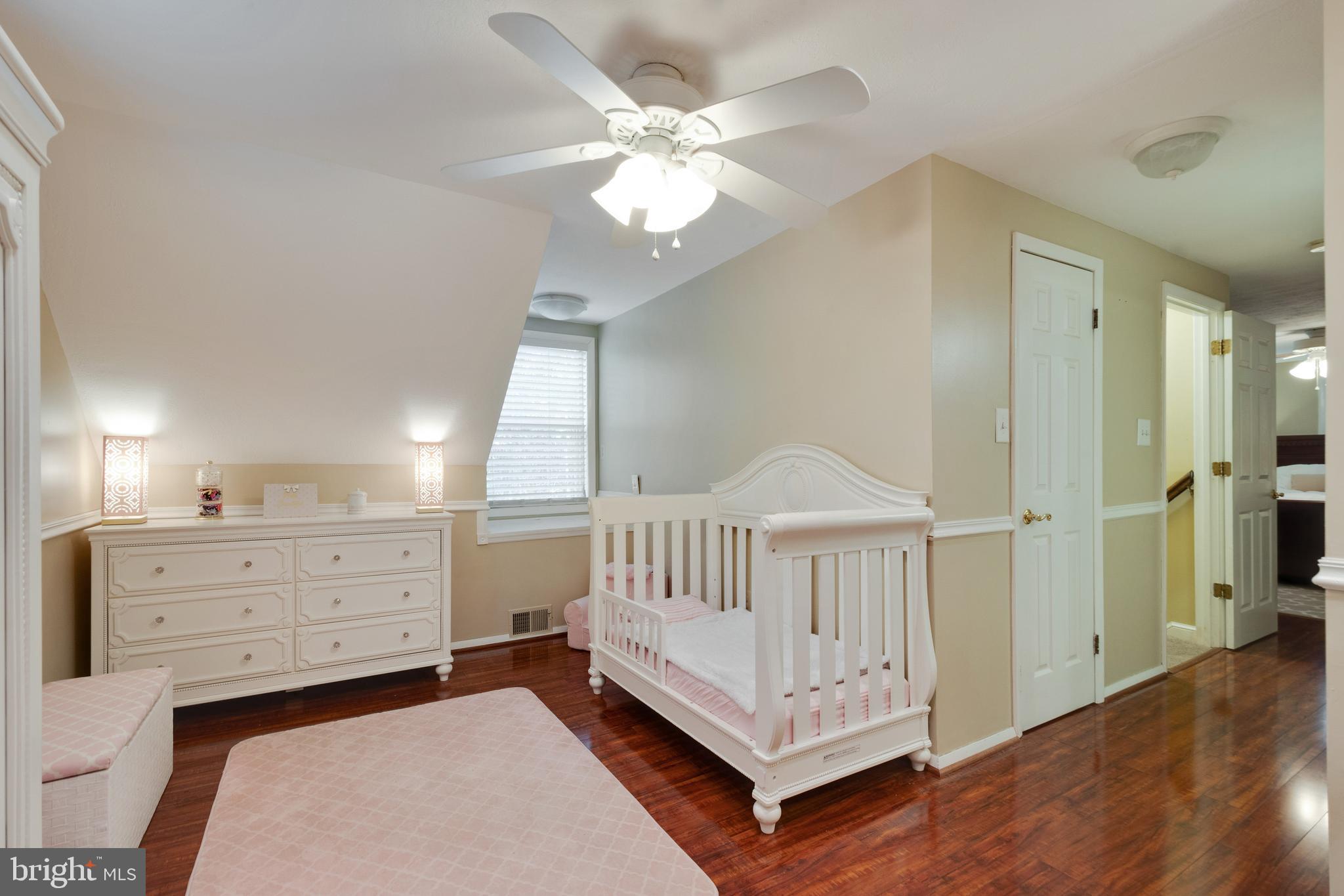 COUNTRY LAKES - Residential