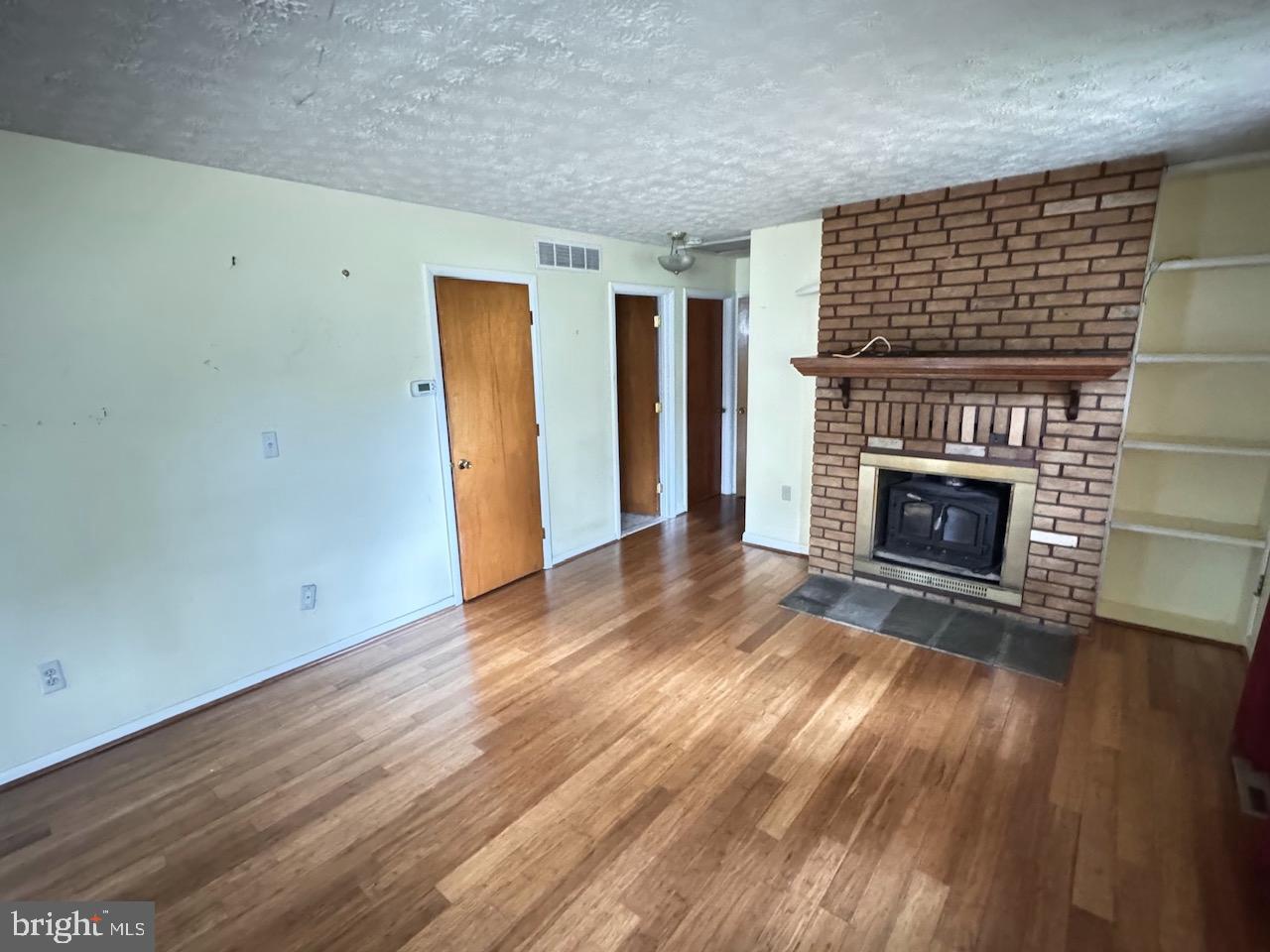 37 WINDING WOODS WAY