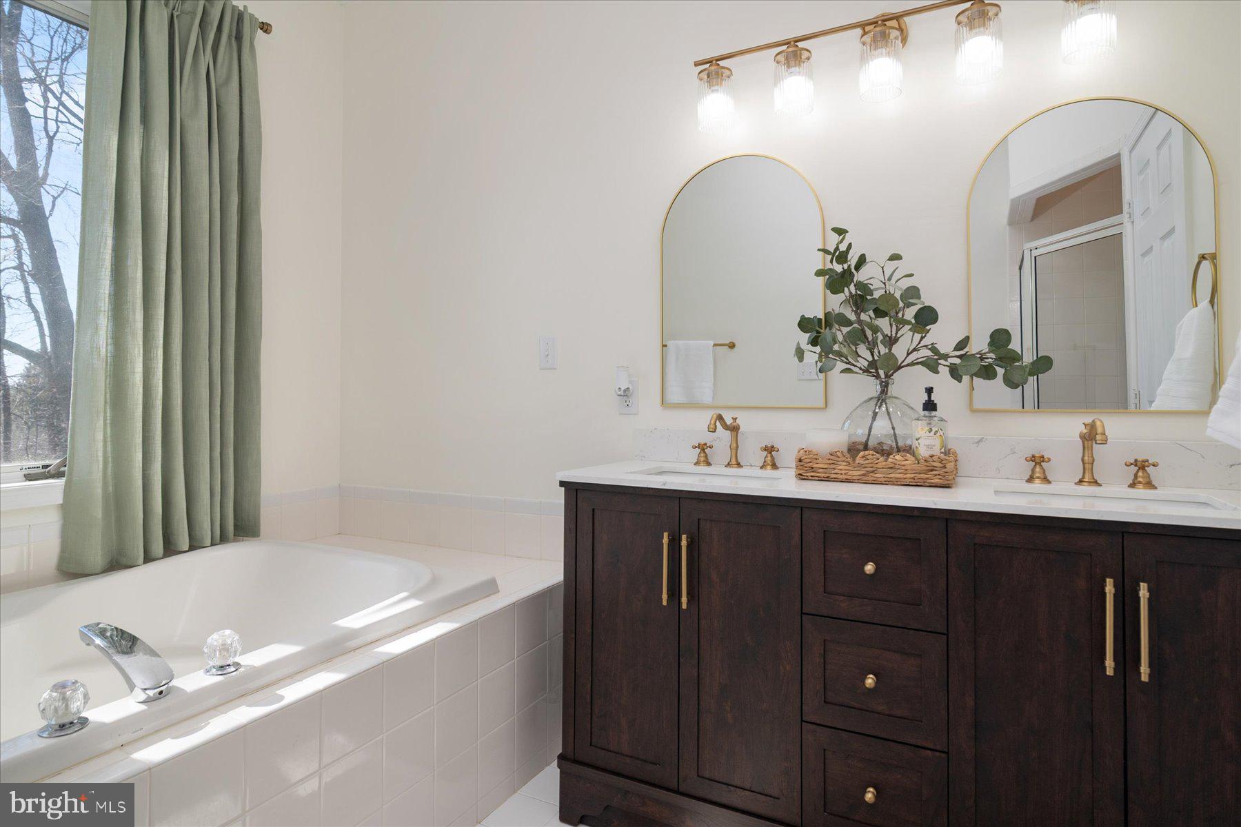 OAKMONT GREEN - Residential